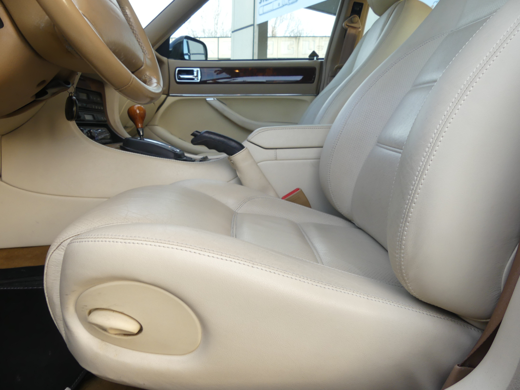 Jaguar XJ — 23