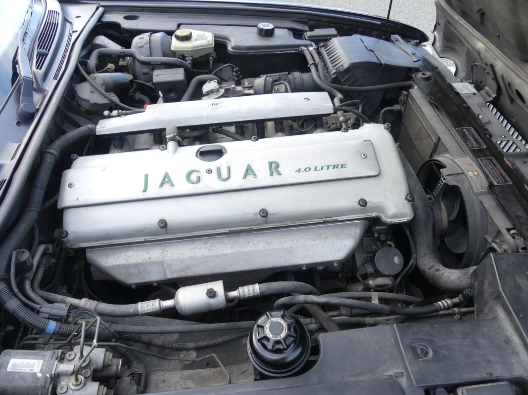 Jaguar XJ — 40