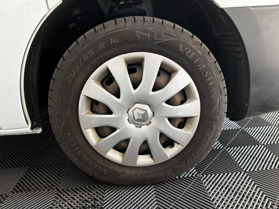 Renault Trafic — 28