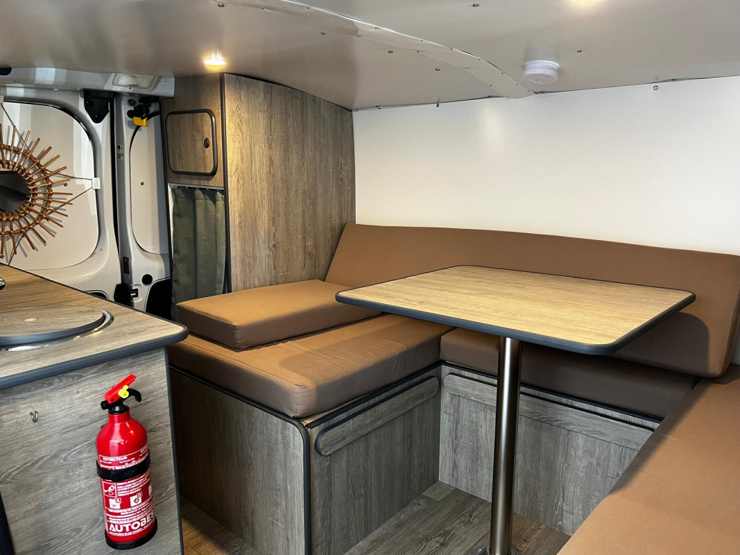 Renault Trafic — 19