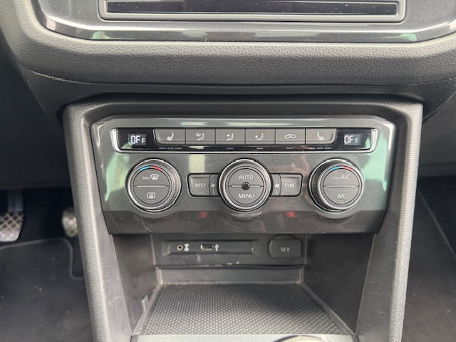 Volkswagen Tiguan — 14