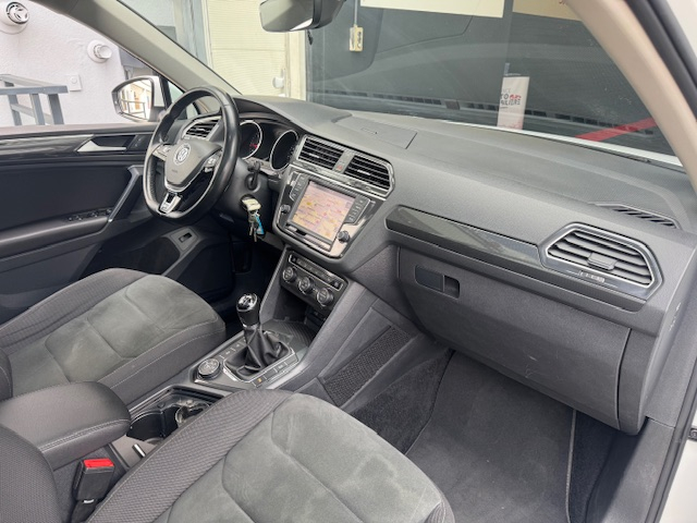 Volkswagen Tiguan — 12
