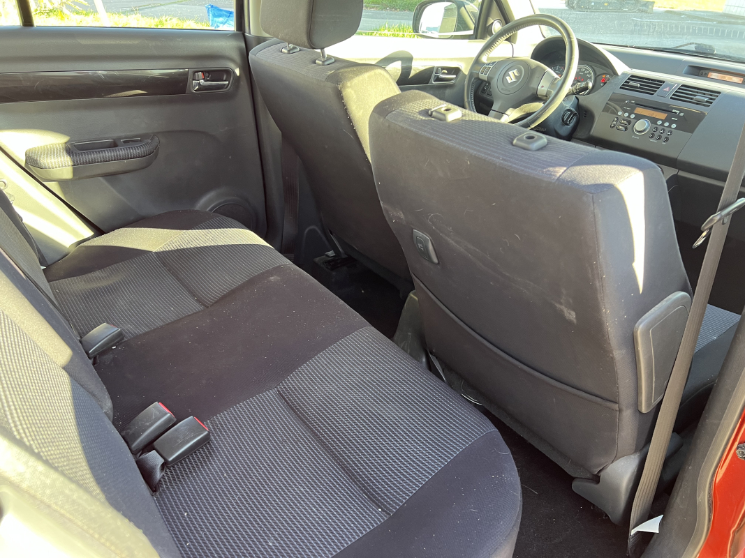 Suzuki Swift — 12