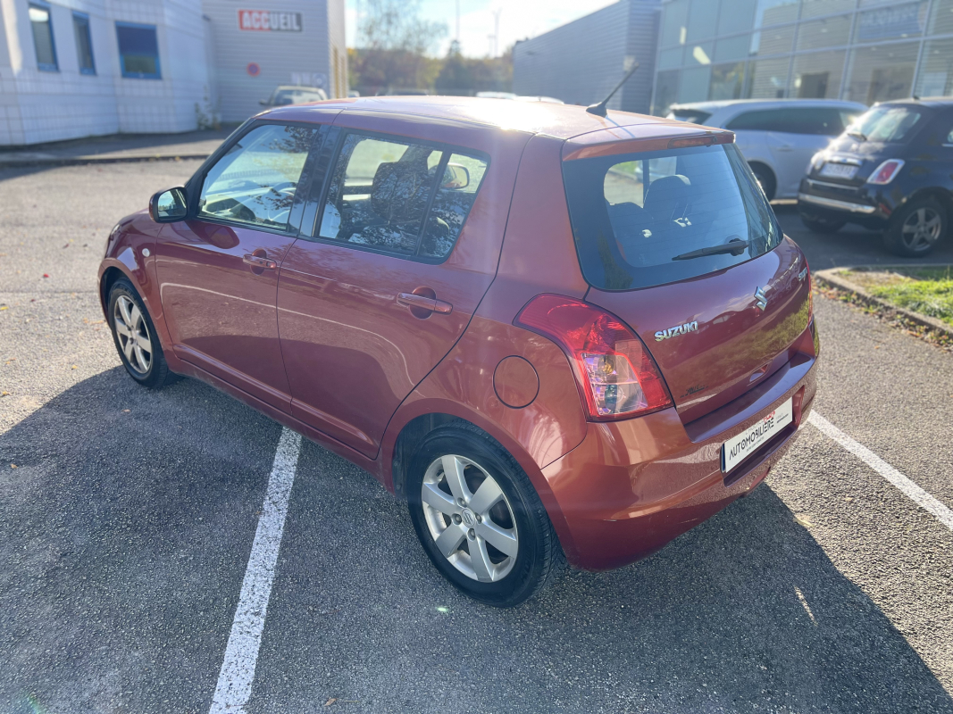 Suzuki Swift — 3