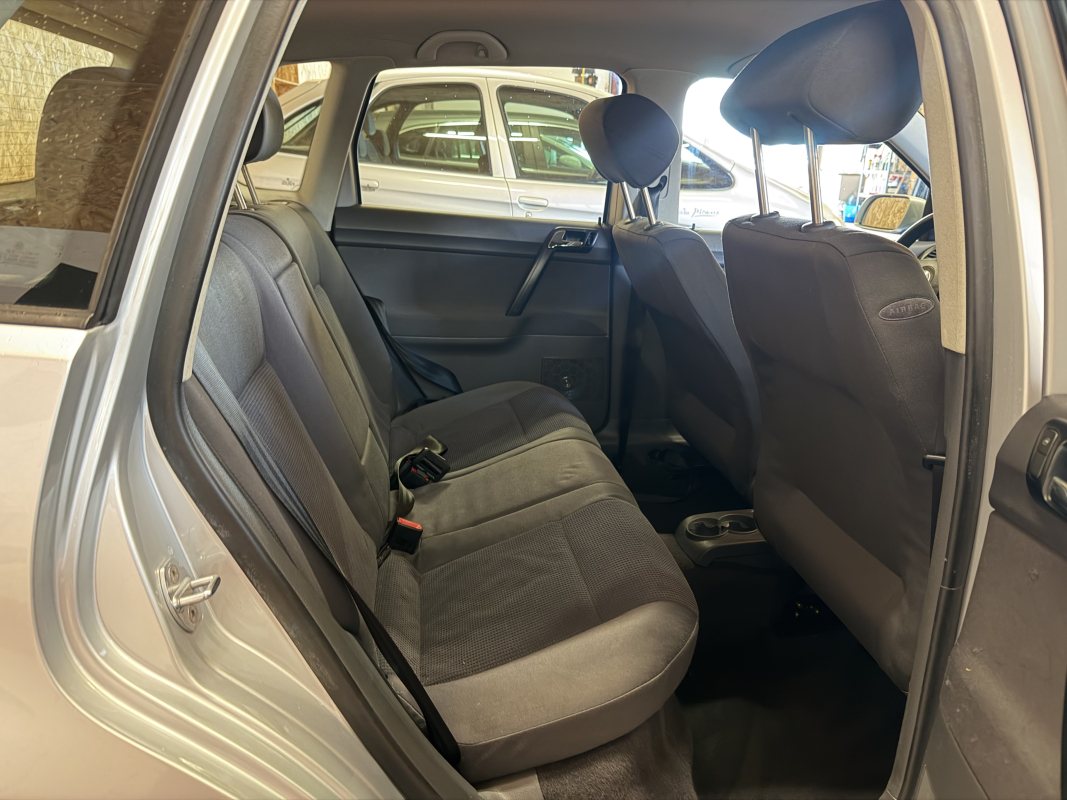 Volkswagen Polo — 16
