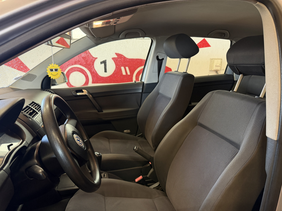 Volkswagen Polo — 9