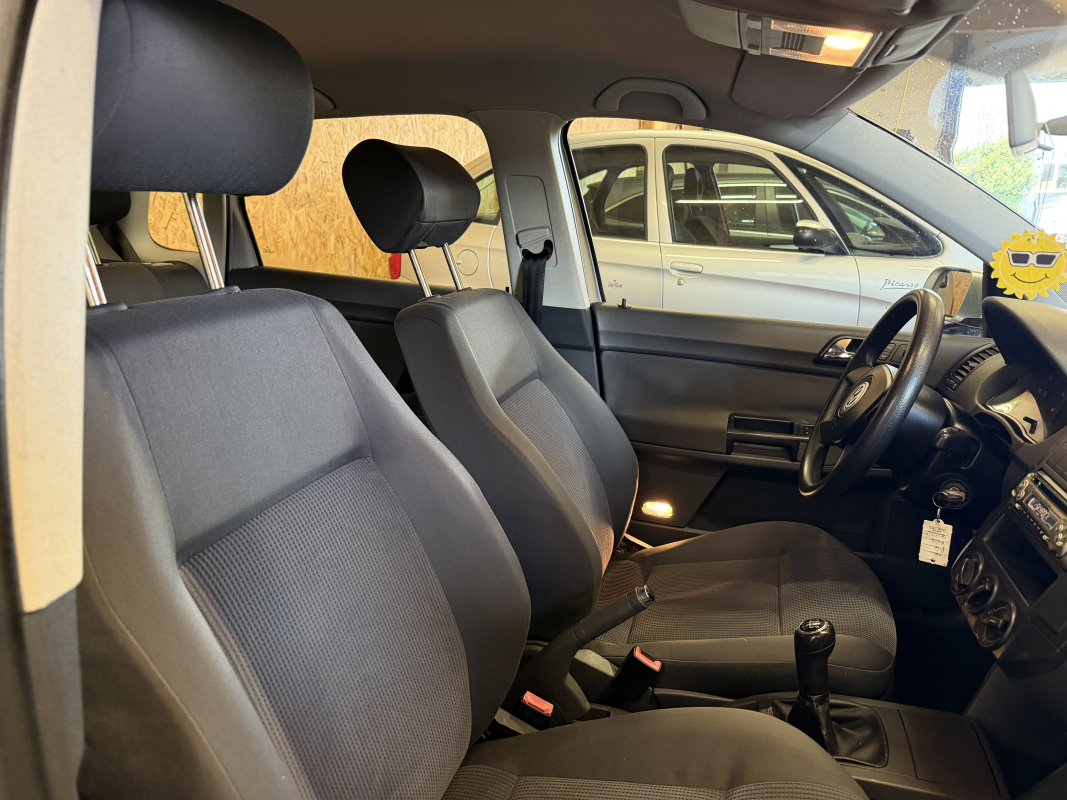 Volkswagen Polo — 12