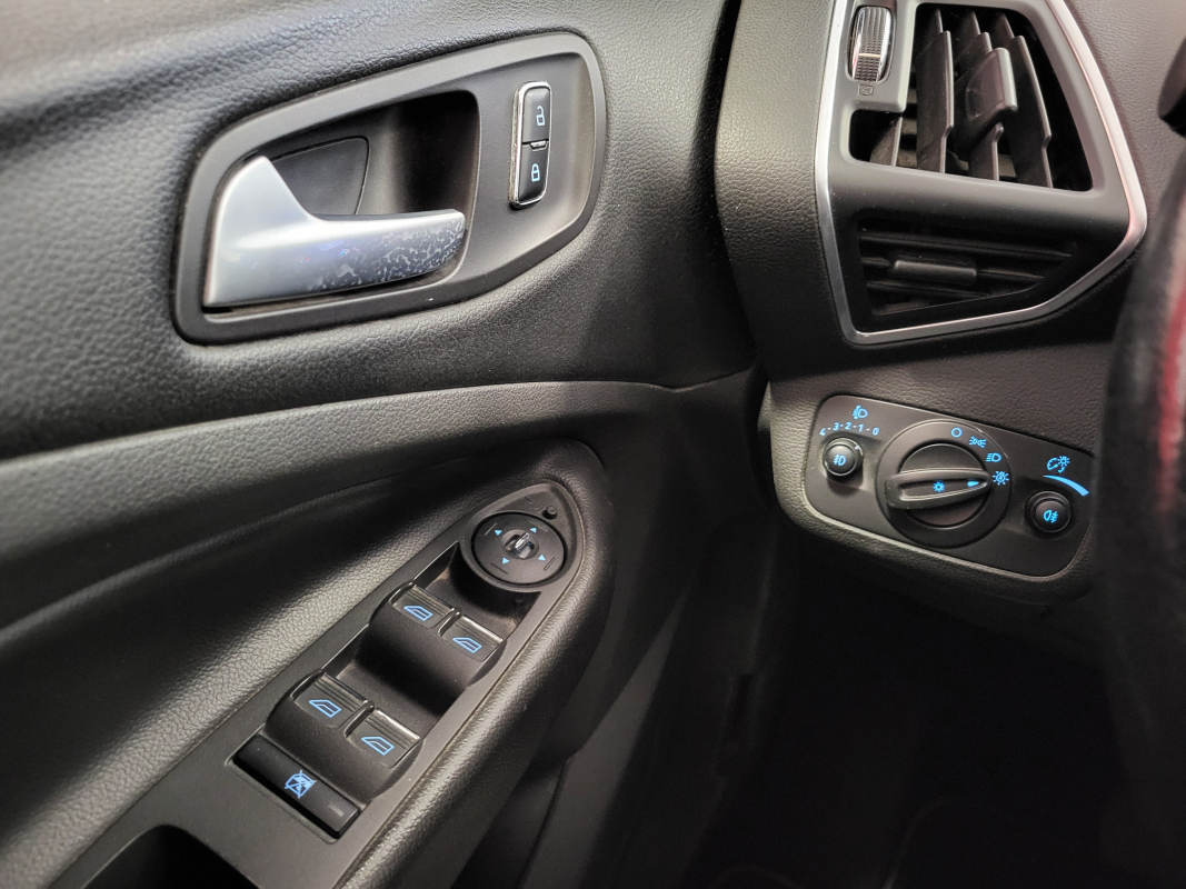 Ford Kuga — 23