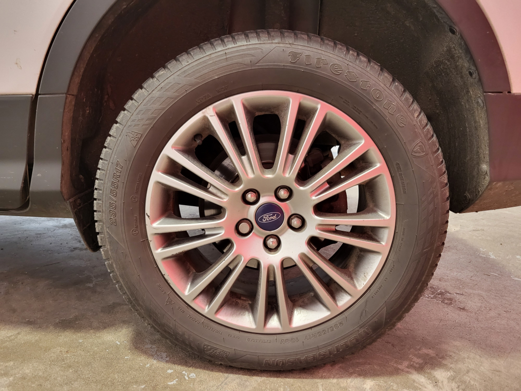 Ford Kuga — 27