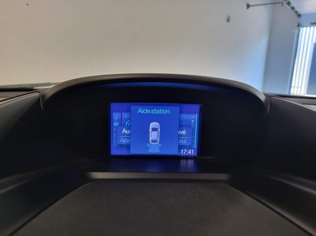 Ford Kuga — 18