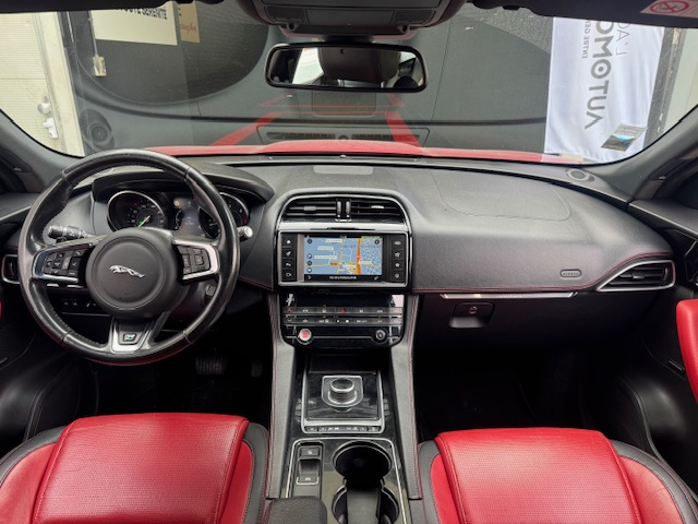 Jaguar F-Pace — 3