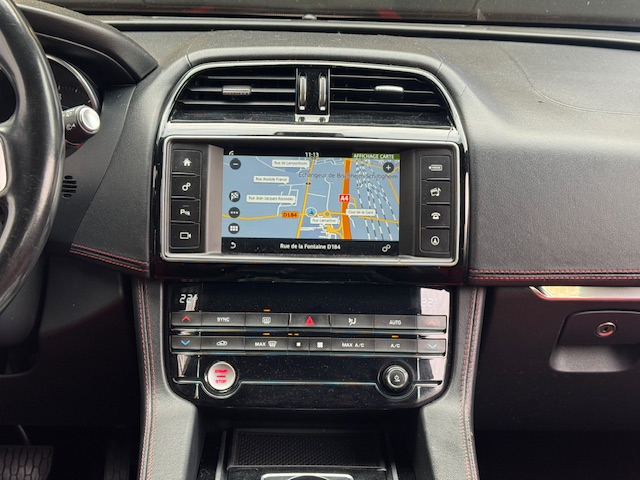 Jaguar F-Pace — 8