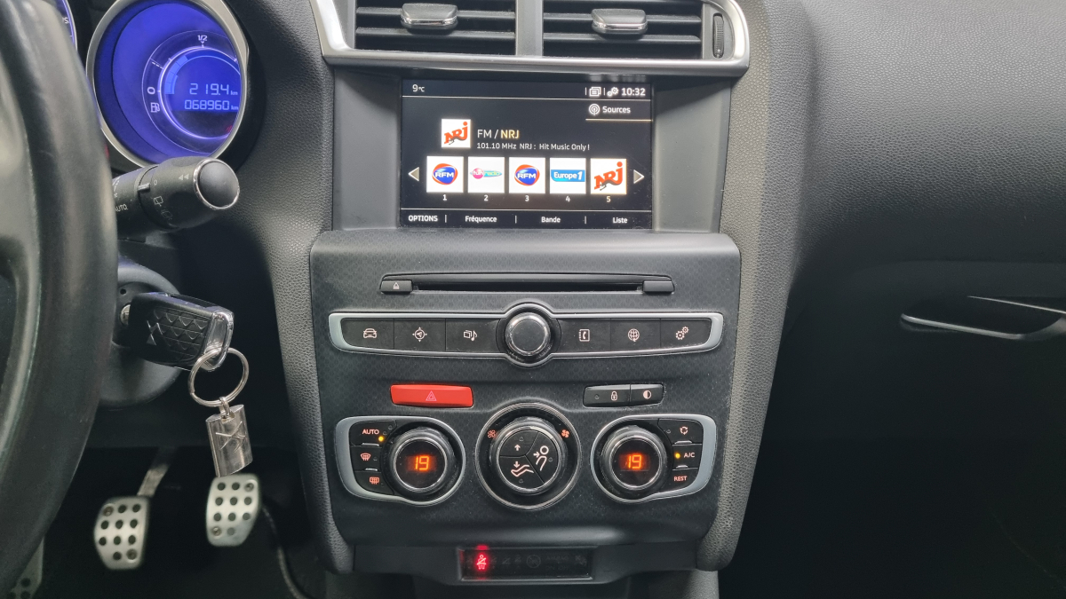 Citroen DS4 Crossback — 24