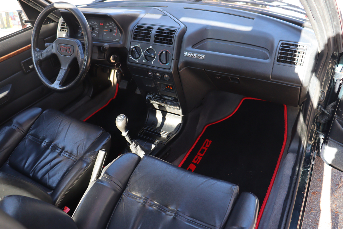 Peugeot 205 — 9