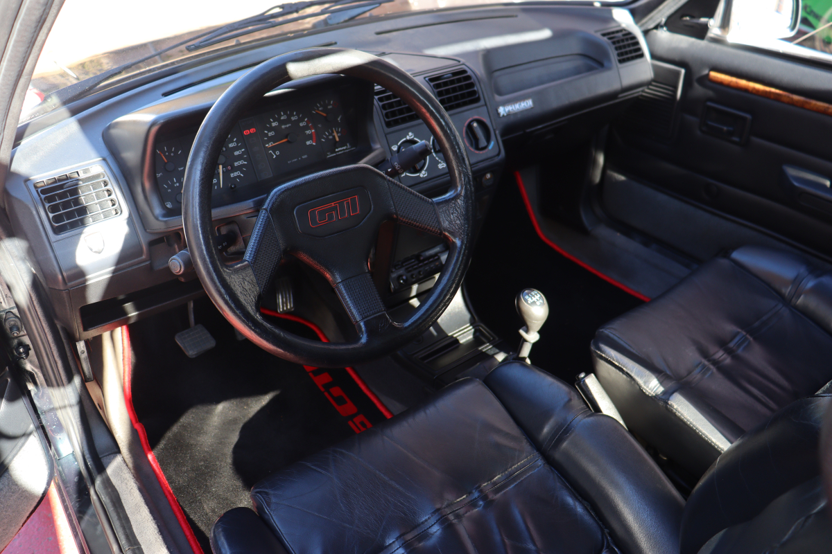 Peugeot 205 — 14