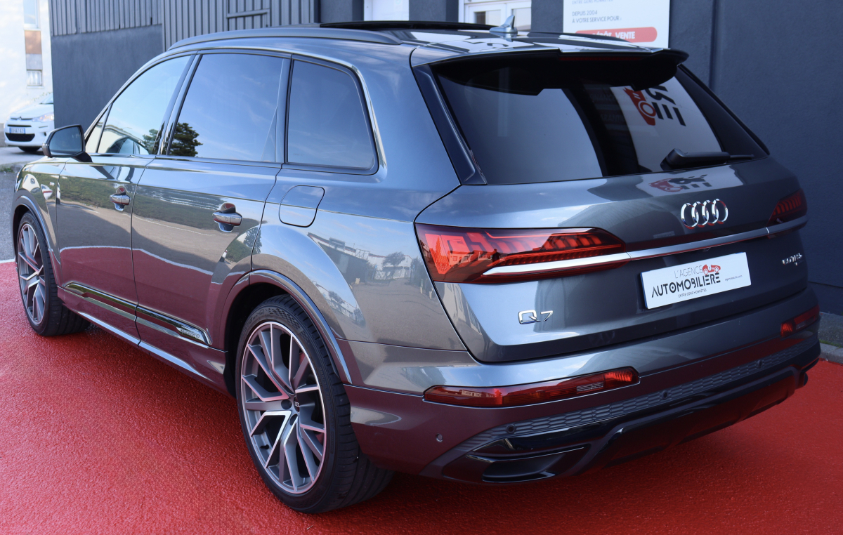 Audi Q7 — 7
