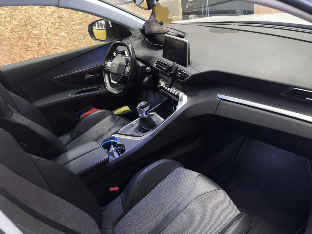 Peugeot 3008 — 9
