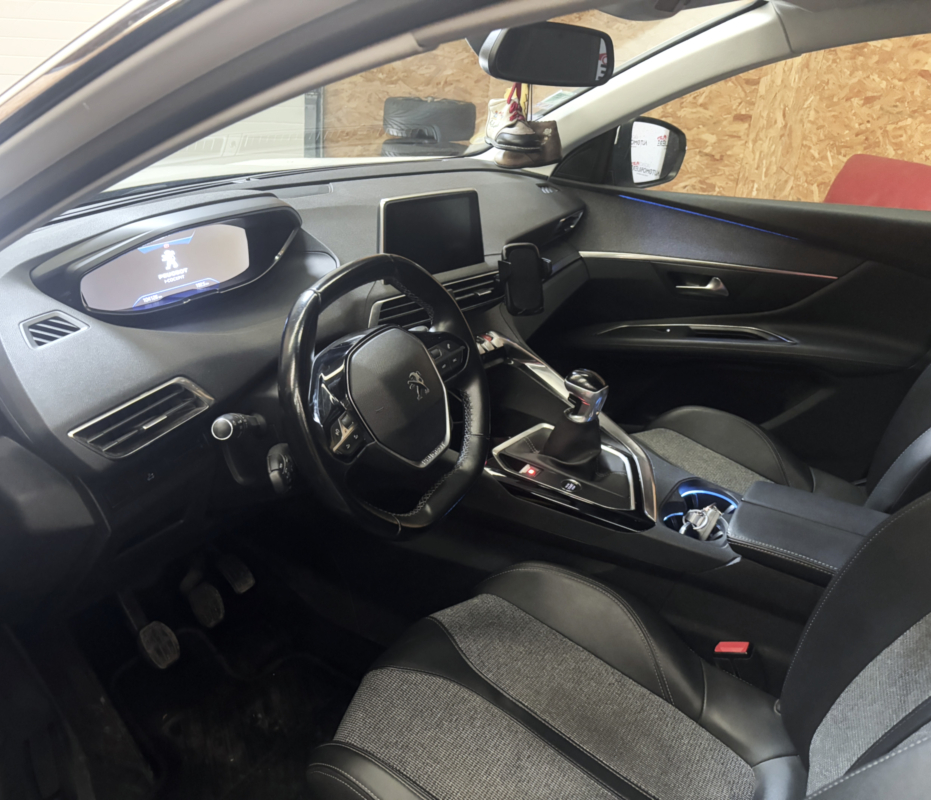 Peugeot 3008 — 17