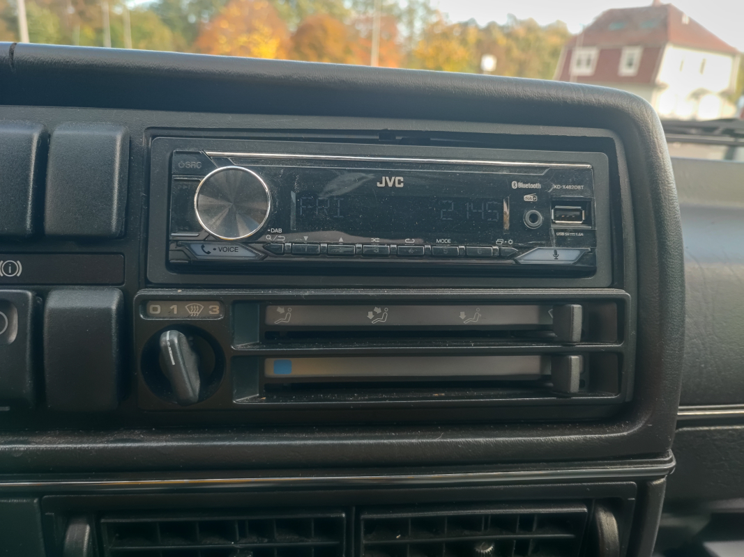 Volkswagen Golf — 16