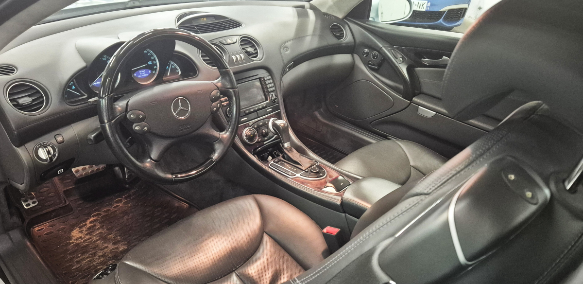 Mercedes SL — 9