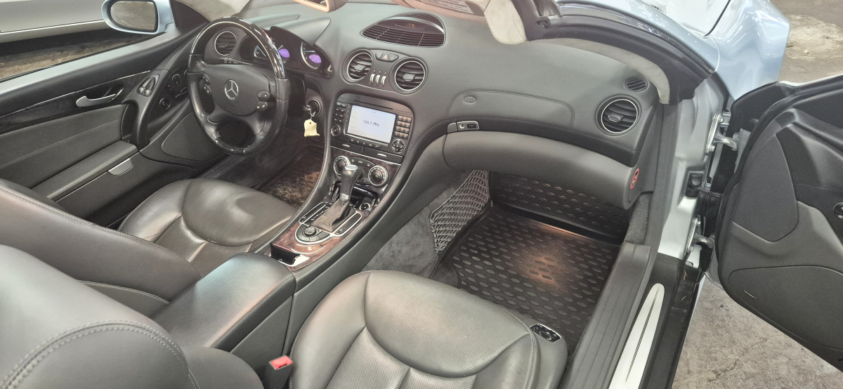 Mercedes SL — 11