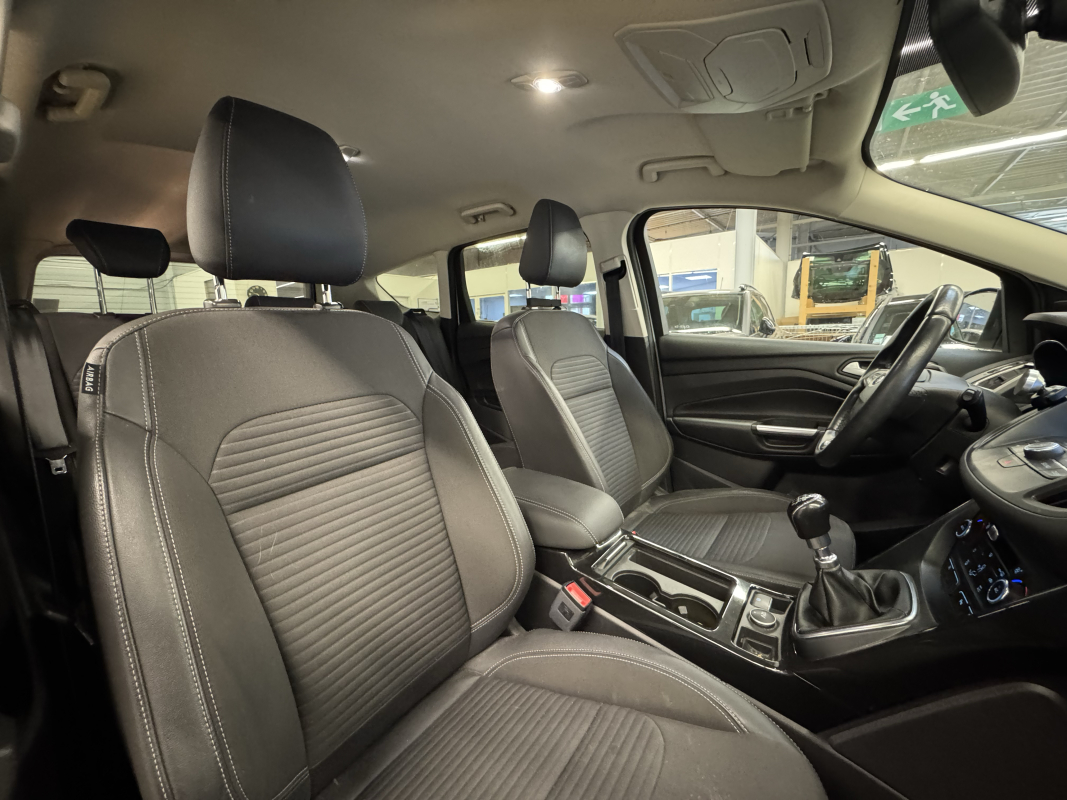 Ford Kuga — 19