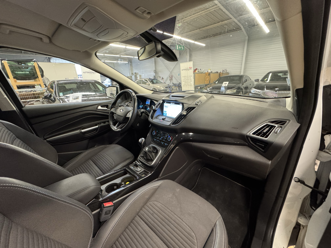 Ford Kuga — 20