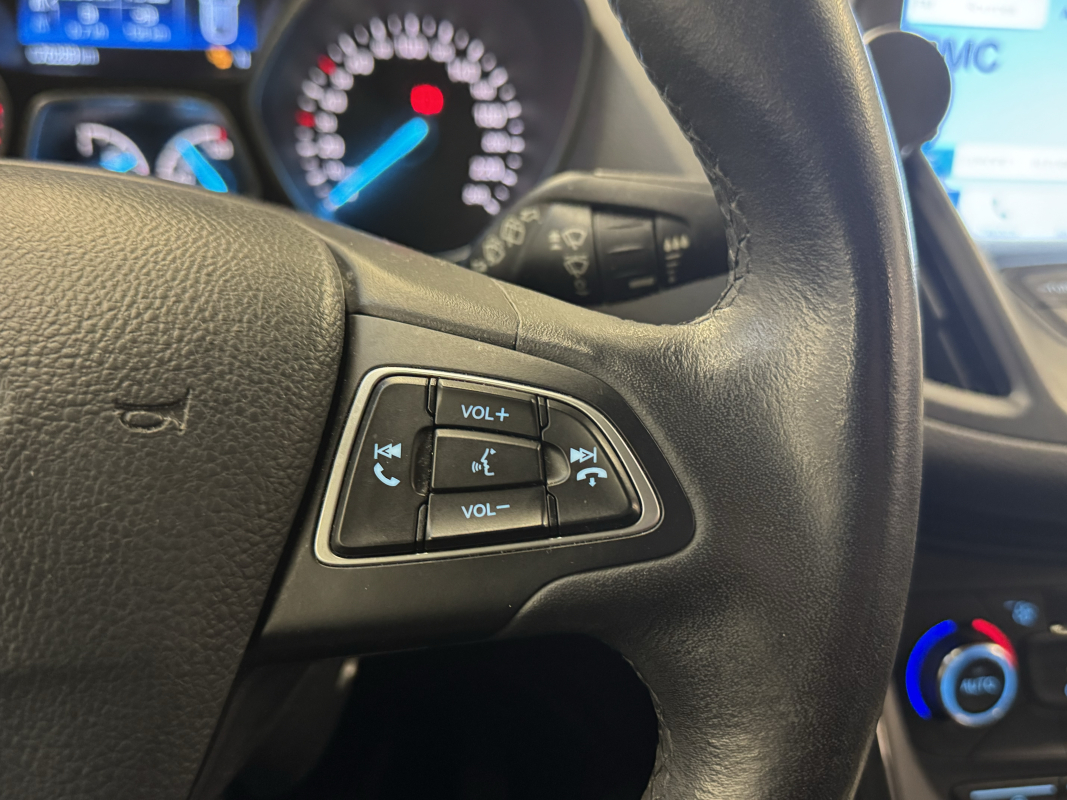 Ford Kuga — 18