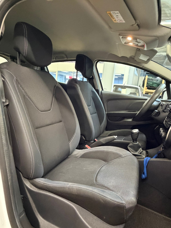 Renault Clio — 18