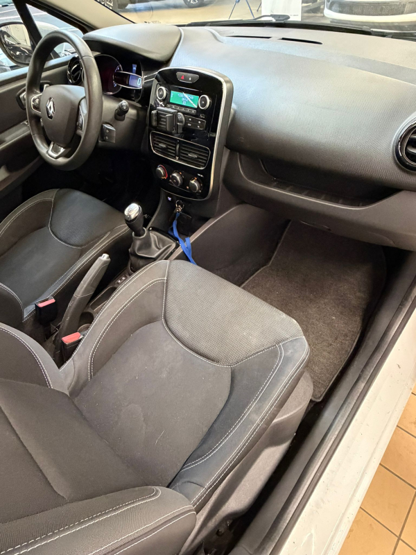 Renault Clio — 17