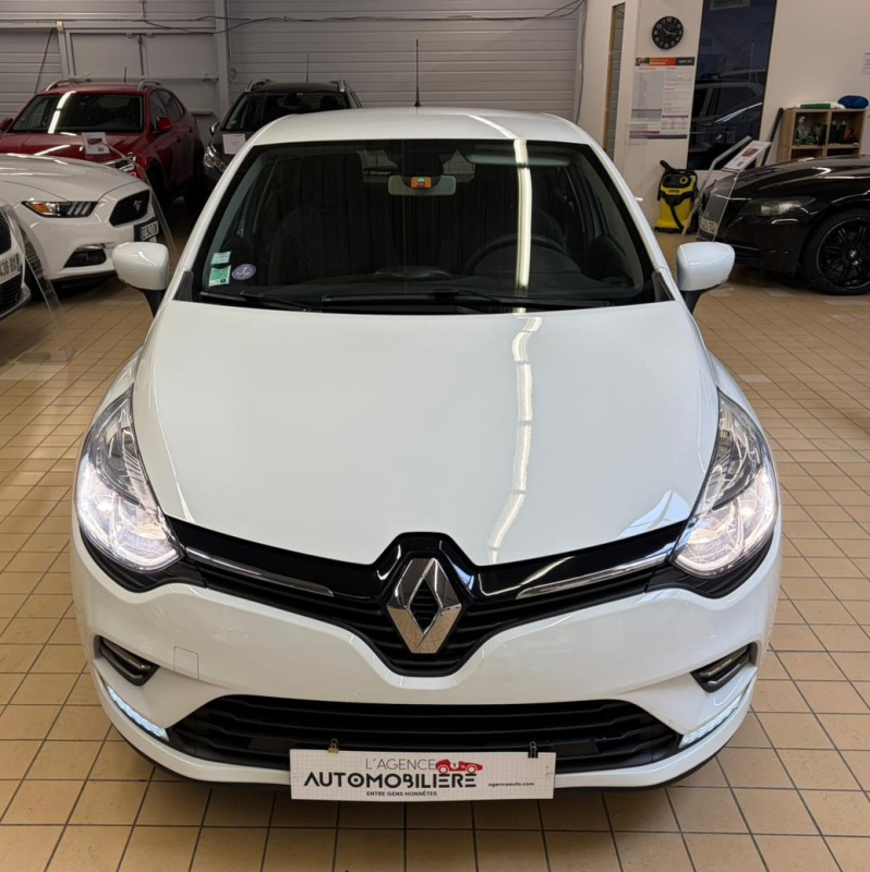 Renault Clio — 12