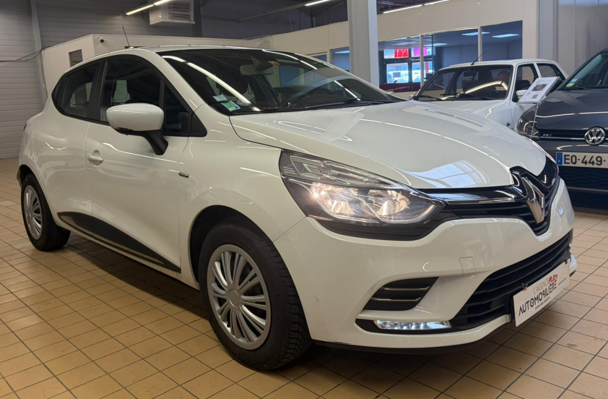 Renault Clio — 9