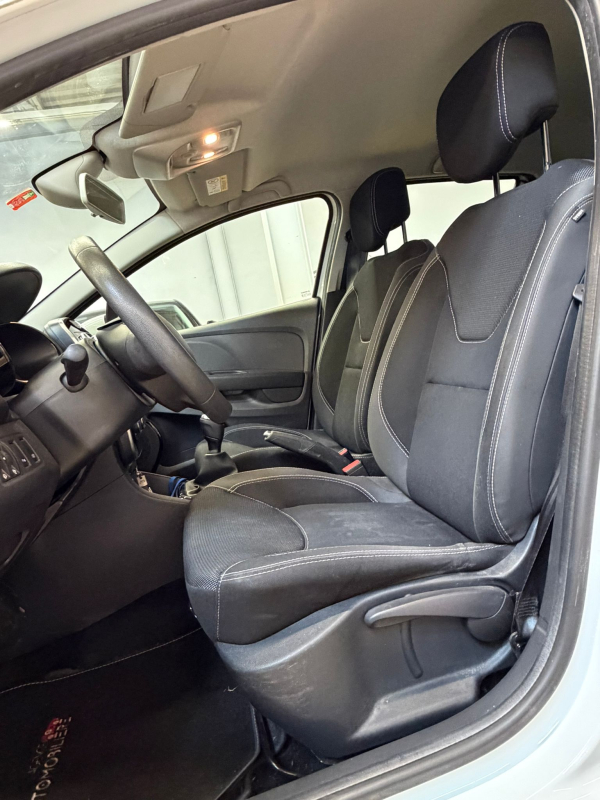 Renault Clio — 16