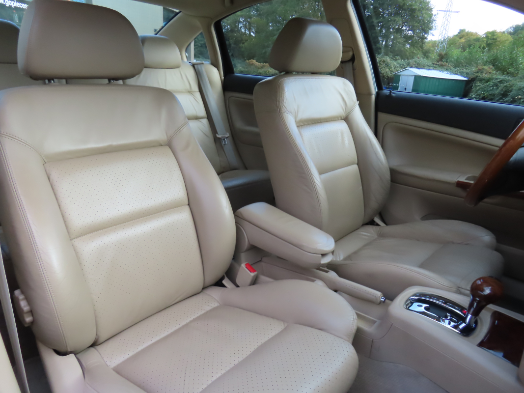 Volkswagen Passat — 12