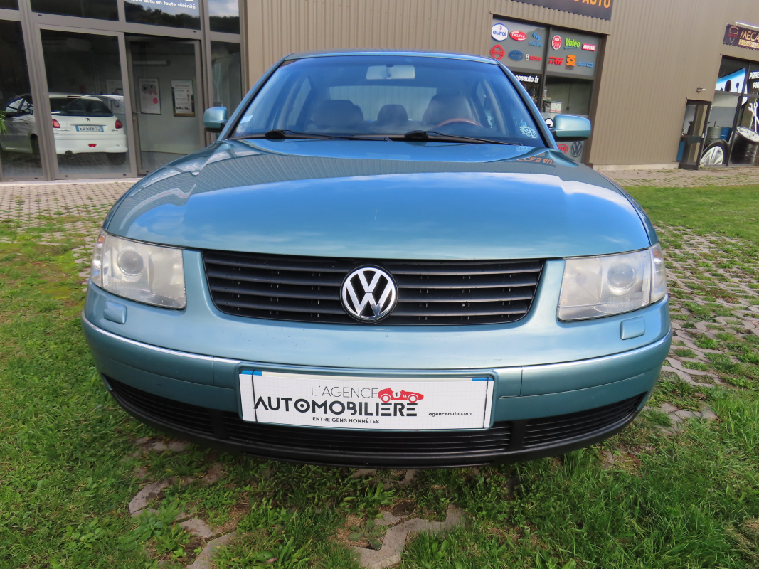 Volkswagen Passat — 2