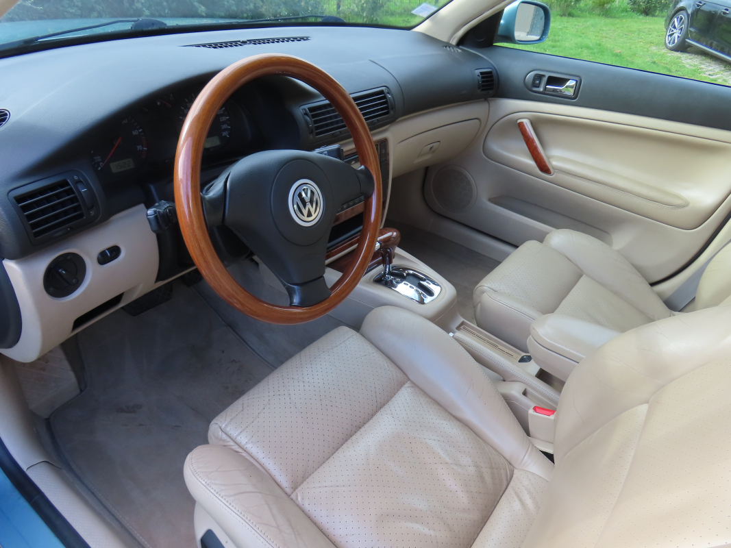 Volkswagen Passat — 9