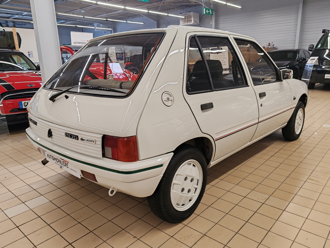 Peugeot 205 — 4