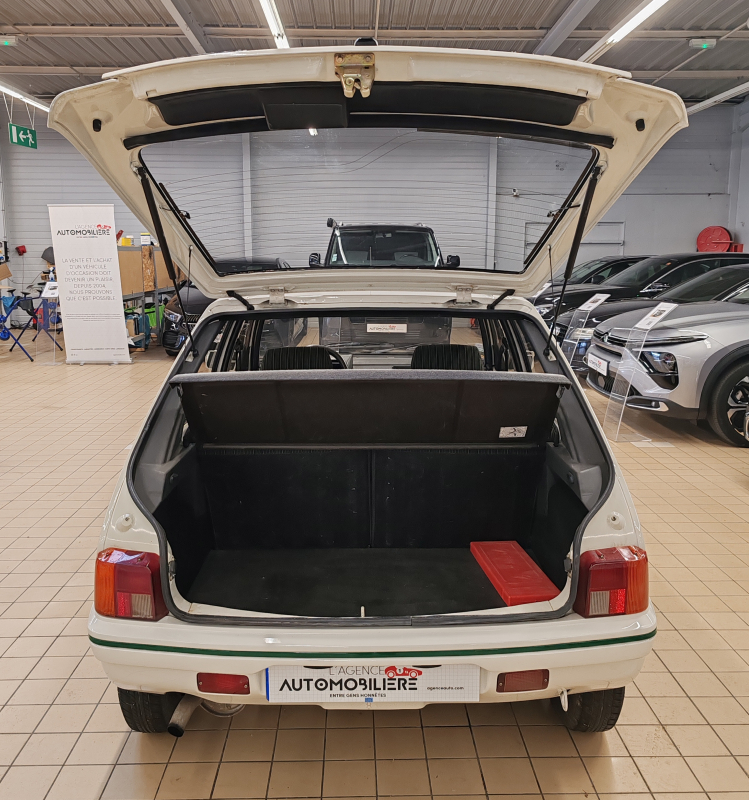 Peugeot 205 — 7