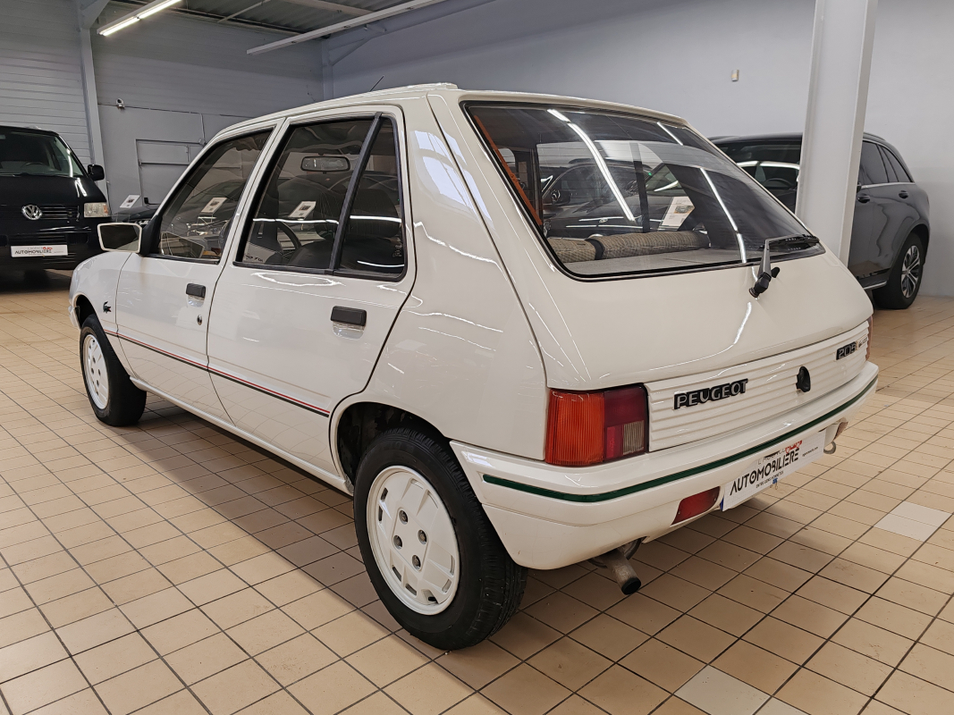 Peugeot 205 — 8