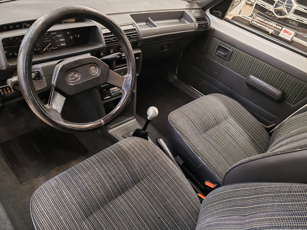 Peugeot 205 — 9