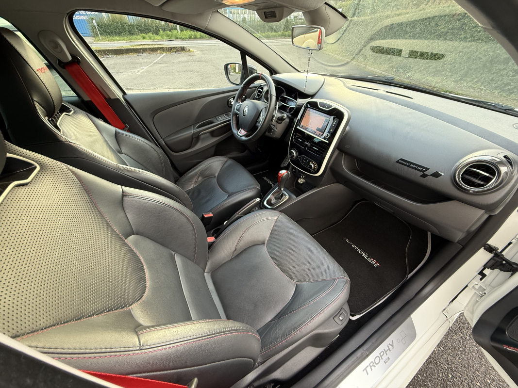 Renault Clio — 11