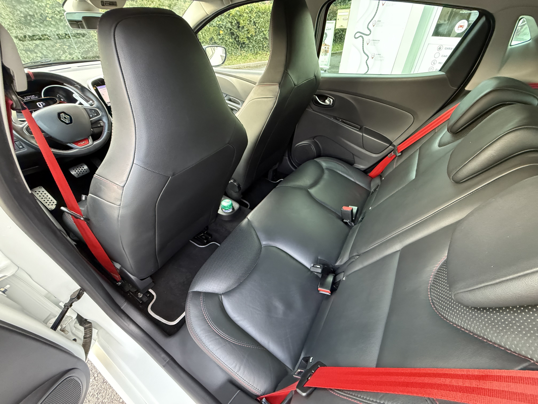 Renault Clio — 16