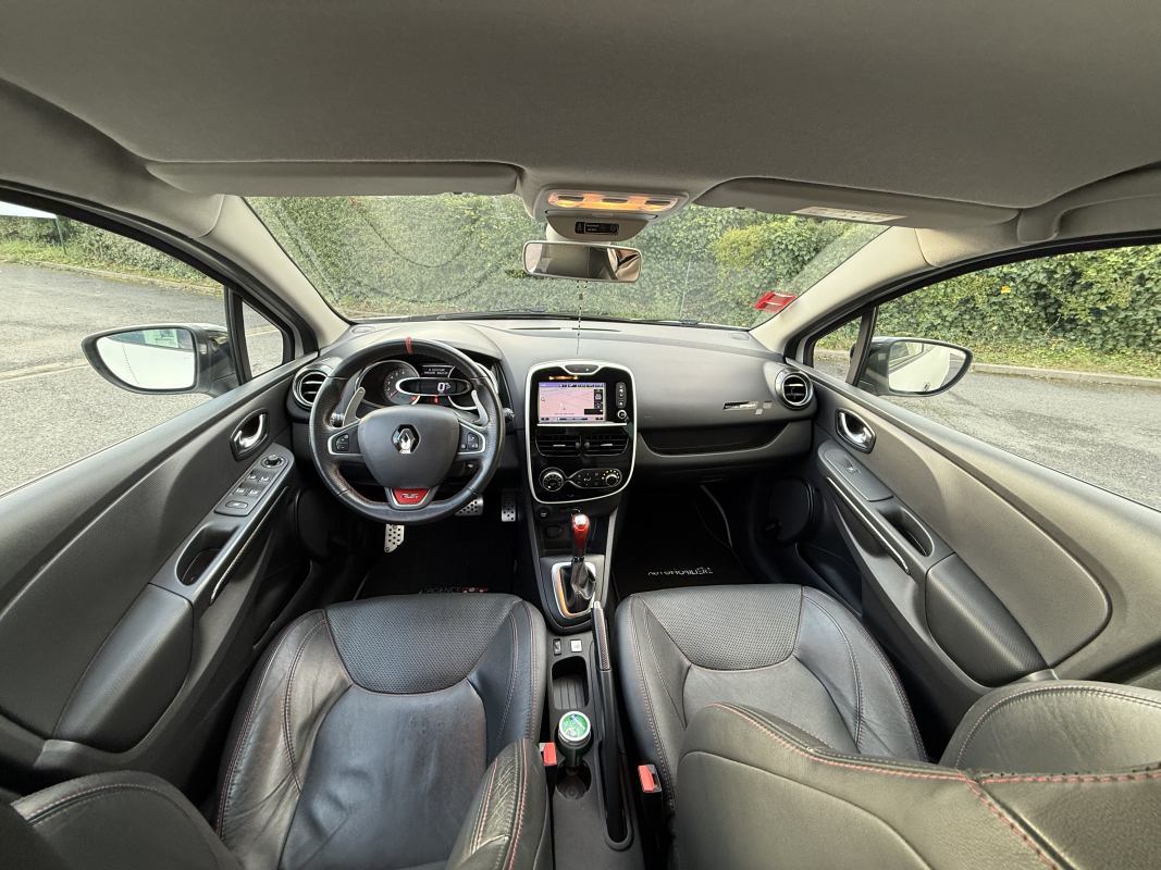 Renault Clio — 18