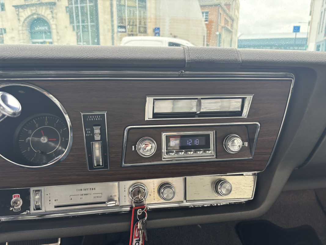 Oldsmobile Delta Custom — 16