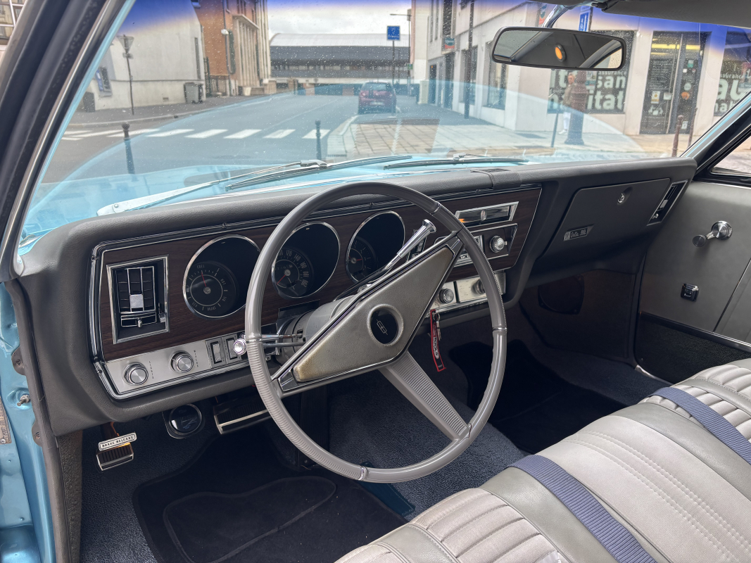 Oldsmobile Delta Custom — 15
