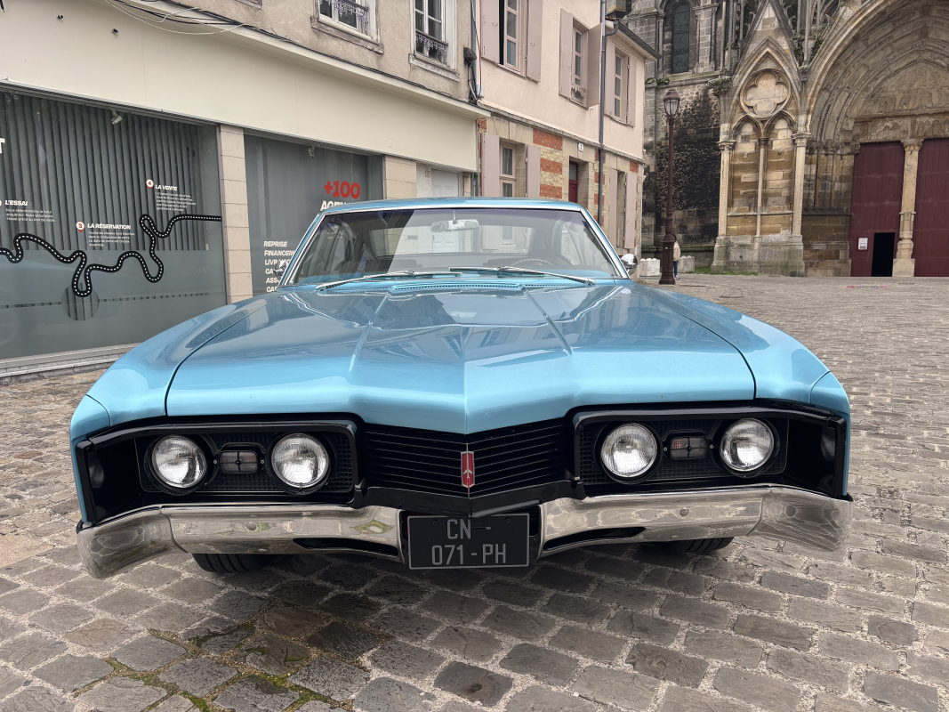 Oldsmobile Delta Custom — 7