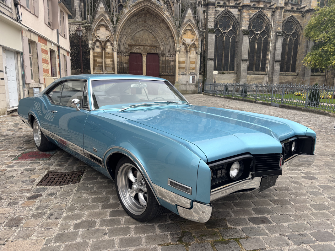 Oldsmobile Delta Custom — 8