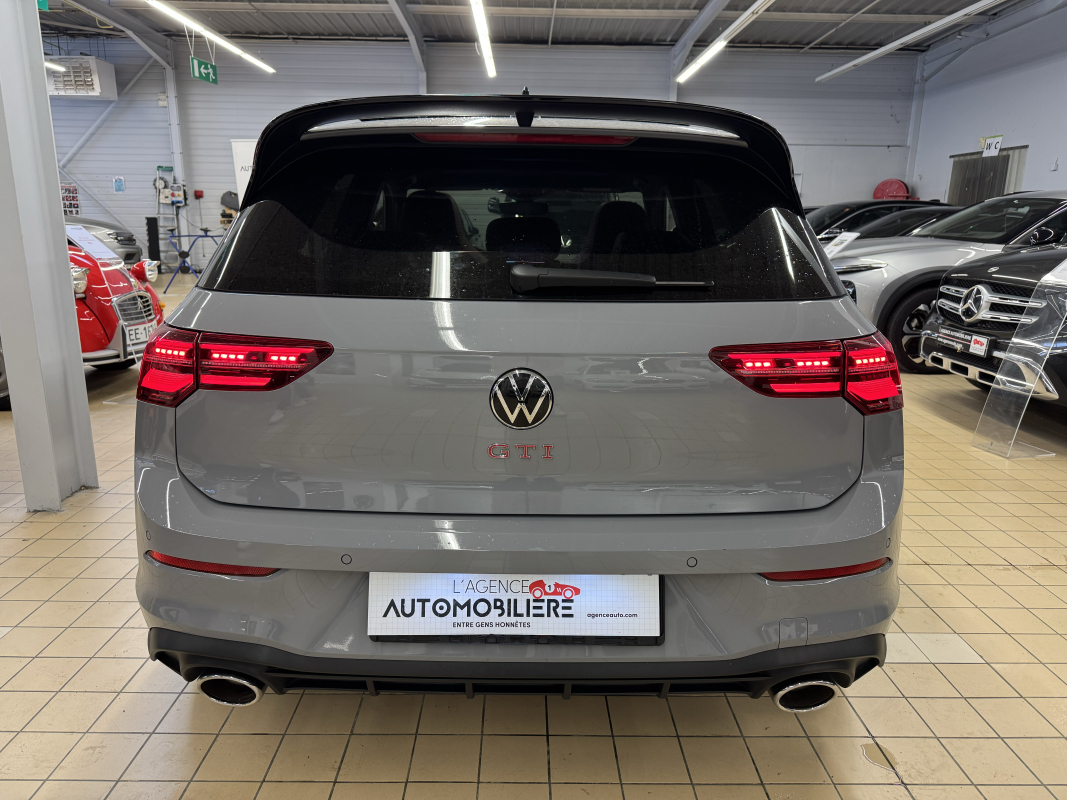 Volkswagen Golf — 5