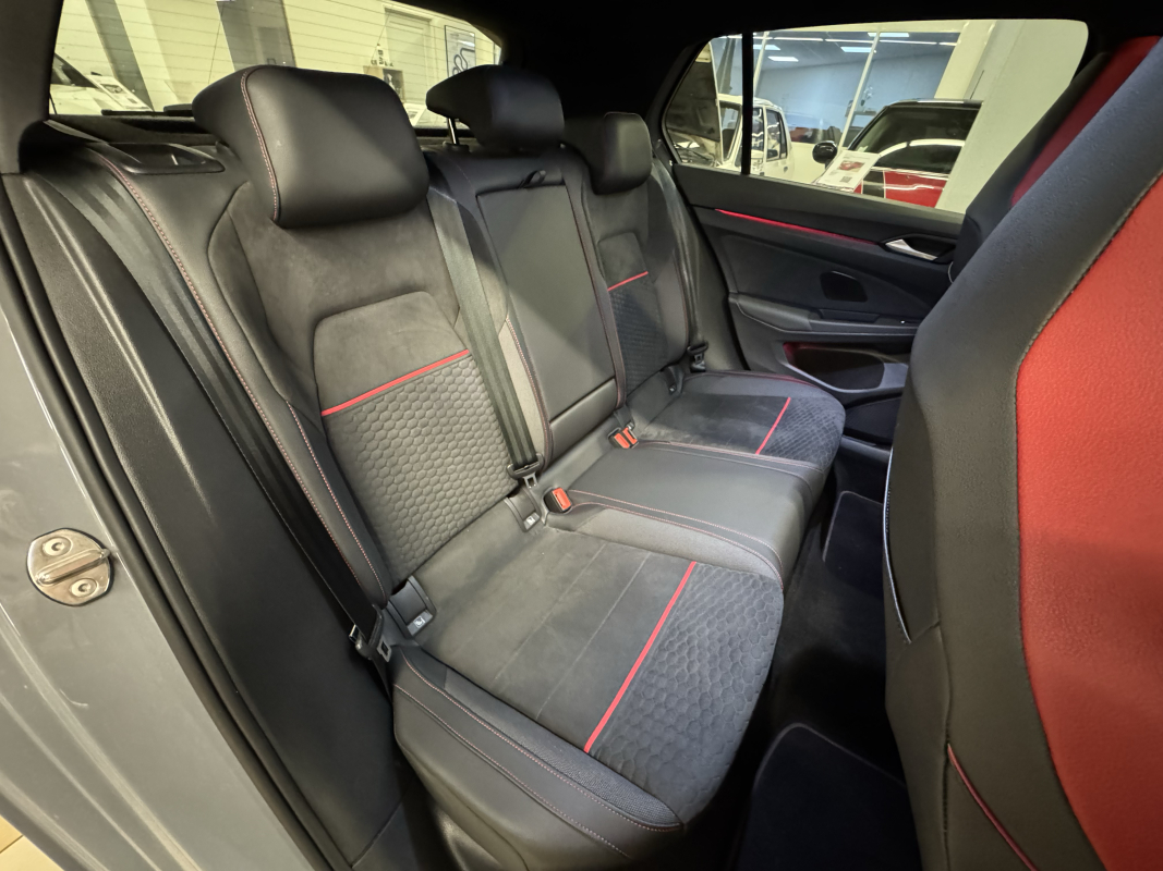 Volkswagen Golf — 29