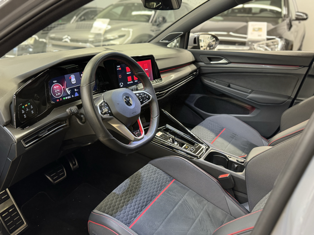 Volkswagen Golf — 16
